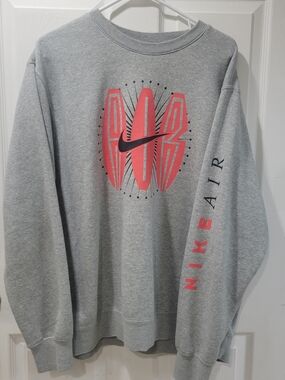 Nike Grey Crewneck Sweatshirt with Coral Graphic